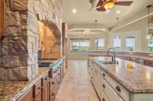 957 Phantom Rider Trail, Spring Branch, TX 78070 - Photo 11