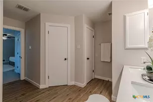 1947 Queen Victoria Dr, New Braunfels, TX 78130 - Photo 21