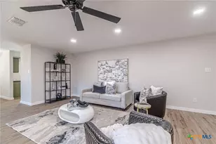 1947 Queen Victoria Dr, New Braunfels, TX 78130 - Photo 3