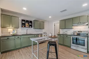 1947 Queen Victoria Dr, New Braunfels, TX 78130 - Photo 9