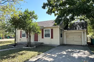 711 E 8th Ave, Belton, TX 76513 - Photo 3