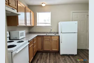 711 E 8th Avenue, Belton, TX 76513 - Photo 9