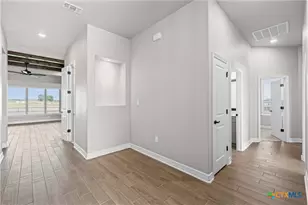 302 Lee Mays Blvd, Troy, TX 76579 - Photo 17