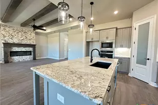 302 Lee Mays Blvd, Troy, TX 76579 - Photo 9