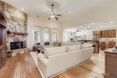 9907 Kopplin Road, New Braunfels, TX 78132 - Photo 17