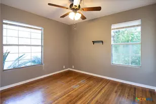 2503 E Mistletoe Ave, Victoria, TX 77901 - Photo 13