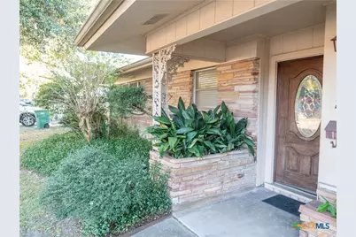 2101 E Mistletoe Avenue, Victoria, TX 77901 - Photo 3