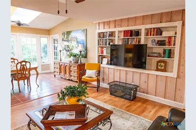 2101 E Mistletoe Avenue, Victoria, TX 77901 - Photo 21