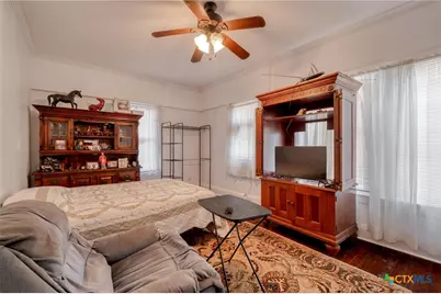 809 S Pecan Avenue, Luling, TX 78648 - Photo 9