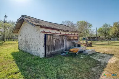 809 S Pecan Avenue, Luling, TX 78648 - Photo 23