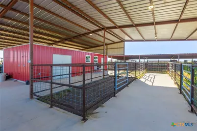 1155 Fm 2438, Seguin, TX 78155 - Photo 29