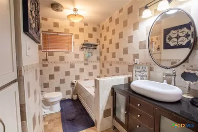 25195 US Highway 77, Yoakum, TX 77995 - Photo 17