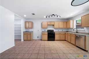 8515 Shaenfield Pl, San Antonio, TX 78254 - Photo 9