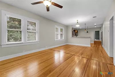 557 Lee Street, New Braunfels, TX 78130 - Photo 5