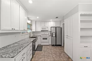 904 Randa St, Copperas Cove, TX 76522 - Photo 11