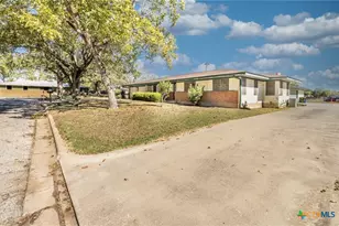 1724 Hickston St, Gonzales, TX 78629 - Photo 3