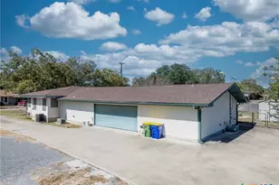 1724 Hickston St, Gonzales, TX 78629 - Photo 31