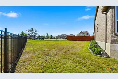 820 Silverberry Drive, New Braunfels, TX 78132 - Photo 37