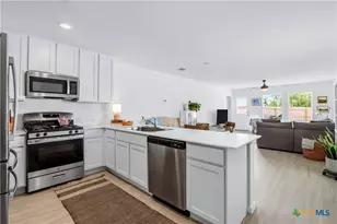 3230 Mound Rdg, New Braunfels, TX 78130 - Photo 5