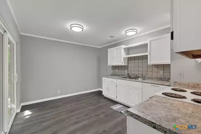 3915 Chimney Springs Drive, San Antonio, TX 78247 - Photo 9