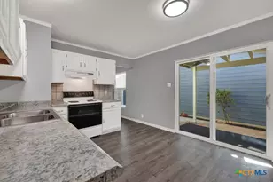 3915 Chimney Springs Dr, San Antonio, TX 78247 - Photo 11