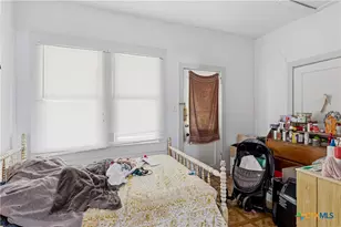 603 E Court St, Seguin, TX 78155 - Photo 7