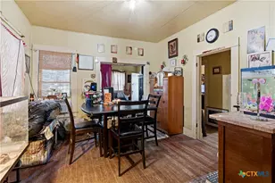 603 E Court St, Seguin, TX 78155 - Photo 11