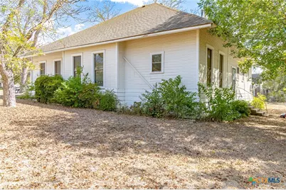 1306 N Avenue G, Shiner, TX 77984 - Photo 21