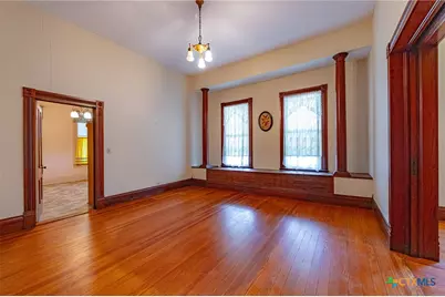 1306 N Avenue G, Shiner, TX 77984 - Photo 11