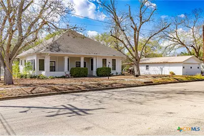 1306 N Avenue G, Shiner, TX 77984 - Photo 1