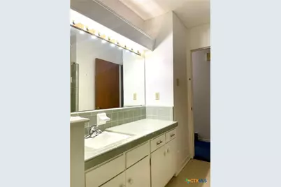 725 Westwood Drive, Port Lavaca, TX 77979 - Photo 9