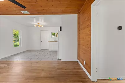 1807 S 11th Street, Temple, TX 76504 - Photo 7