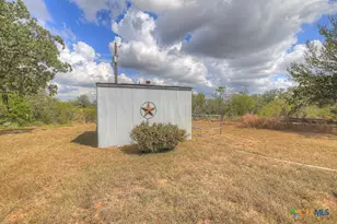 2354 Fm 2438, Seguin, TX 78155 - Photo 21
