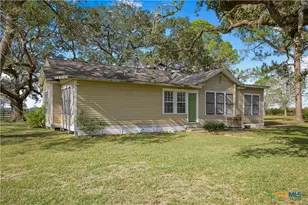 1733 Co Rd 284, Edna, TX 77957 - Photo 19