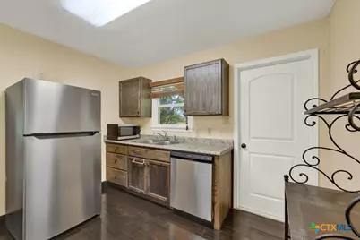 927 N Union Avenue, New Braunfels, TX 78130 - Photo 11