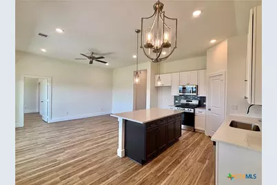 318 Cardinal Dr, Port Lavaca, TX 77979 - Photo 17