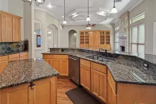 386 Wentworth, Spring Branch, TX 78070 - Photo 9