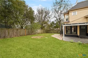 404 E 9th Ave, Belton, TX 76513 - Photo 33