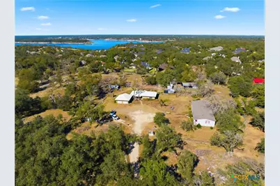 12218 W Adams Avenue, Belton, TX 76513 - Photo 7