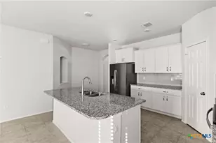 1825 Fall Creek Ct, Copperas Cove, TX 76522 - Photo 5