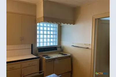 407 Wisteria Avenue, Victoria, TX 77901 - Photo 3