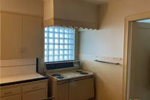 407 Wisteria Ave, Victoria, TX 77901 - Photo 3