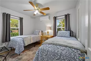 311 Torrey St, New Braunfels, TX 78130 - Photo 11