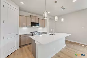 743 Langston Ln, New Braunfels, TX 78130 - Photo 5