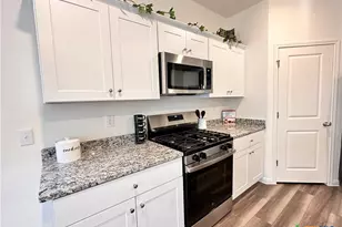 124 Parrigin Cv, San Marcos, TX 78666 - Photo 9