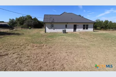 536 E Third Street, Hico, TX 76457 - Photo 23