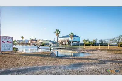 139 W Pin Oak Lane, Rockport, TX 78382 - Photo 9