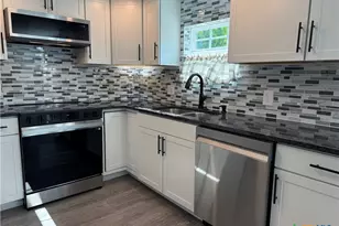 8 Marshall Rd, Port Lavaca, TX 77979 - Photo 13