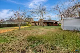 205 Lariat Ln, Victoria, TX 77901 - Photo 27