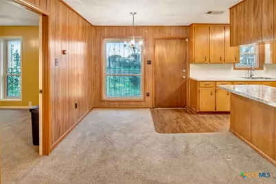 205 Lariat Lane, Victoria, TX 77901 - Photo 5